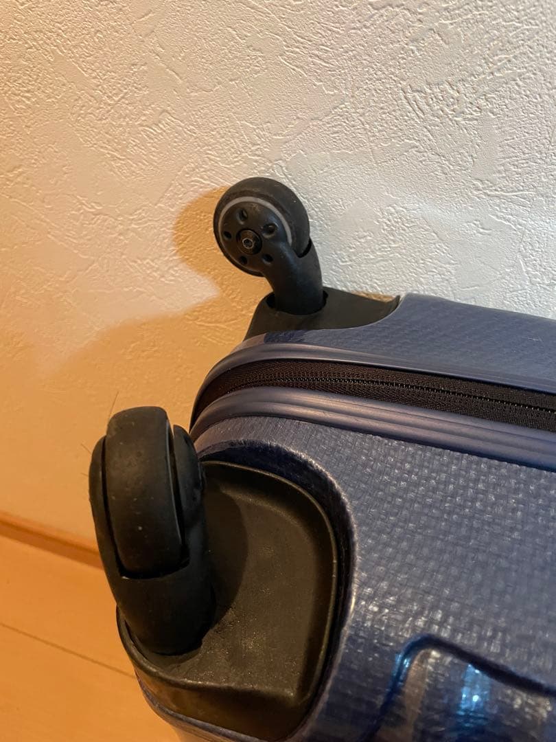 サムソナイト　コスモライト36L 機内持込み可　 超軽量人気のミッドナイトブルー