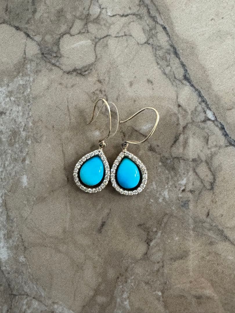 【お値下げしました】エナソルーナ　ターコイズブルー ドロップ型ピアス