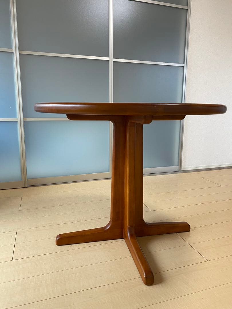 CAGUUU セラミック円形ダイニングテーブル 【やや傷あり】