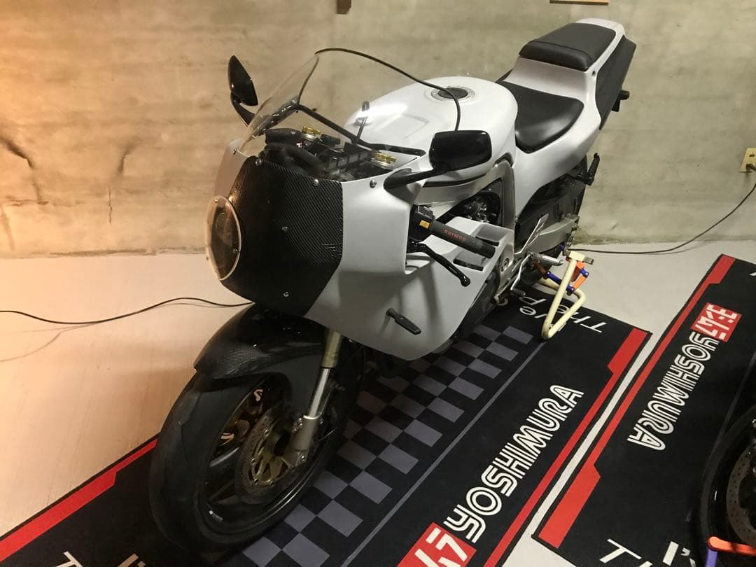 SUZUKI GSX-R400R GK76A F カウル スズキ 耐久レーサー