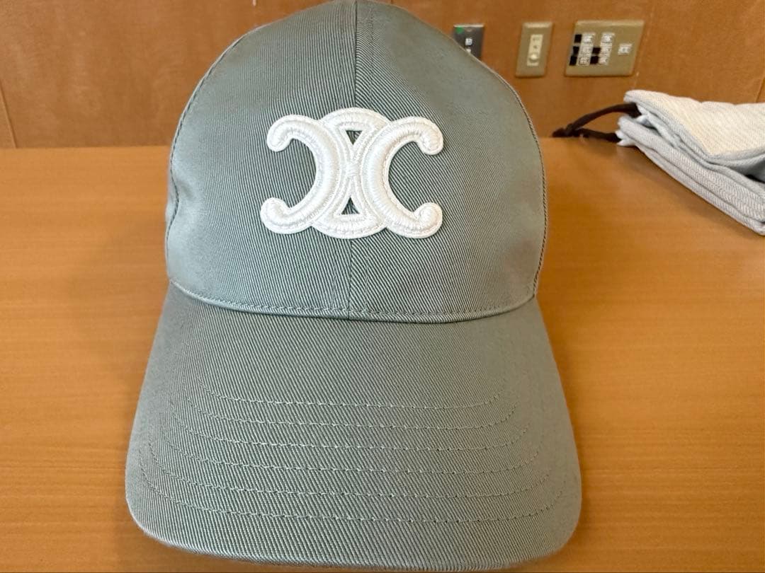 定価81400円CELINEトリオンフ ベースボールキャップ