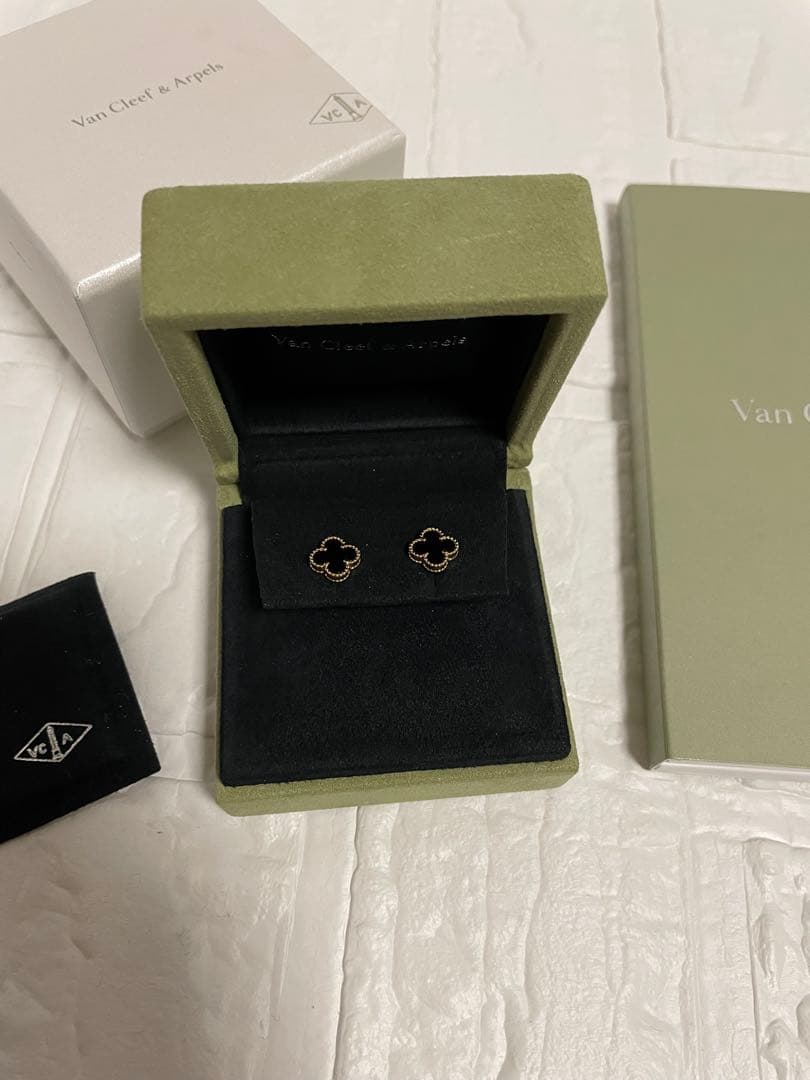 ◇週末割◇ヴァンクリ　VCA スウィートアルハンブラ オニキス　ピアス
