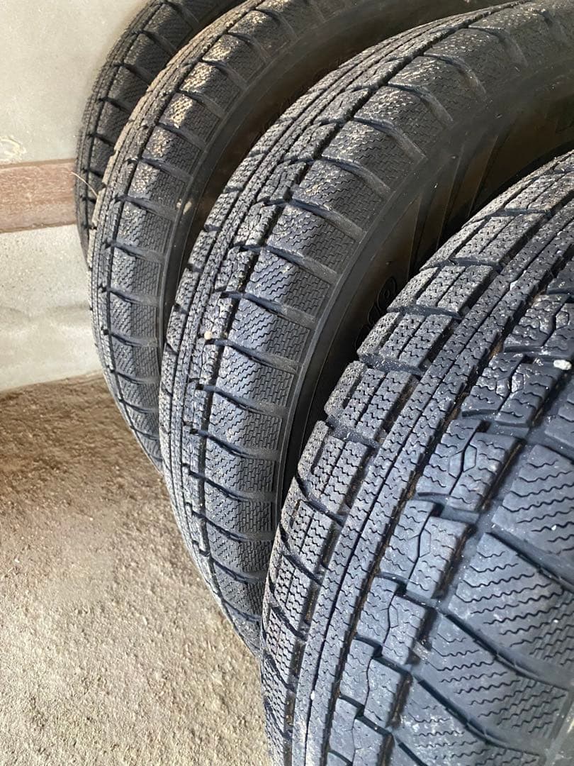 セレナ C27 スタッドレス　タイヤ、ホイール2個　①