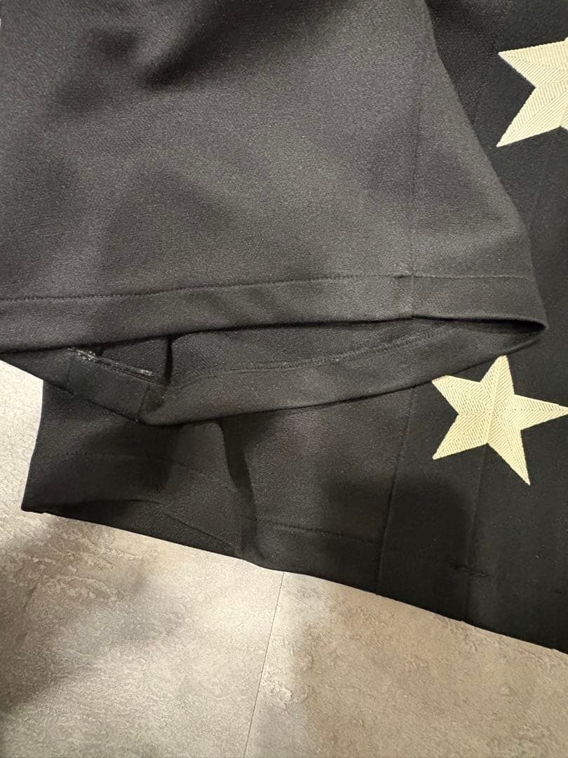 今から2時間だけ値引き！キャピタル トラックパンツ ブラック