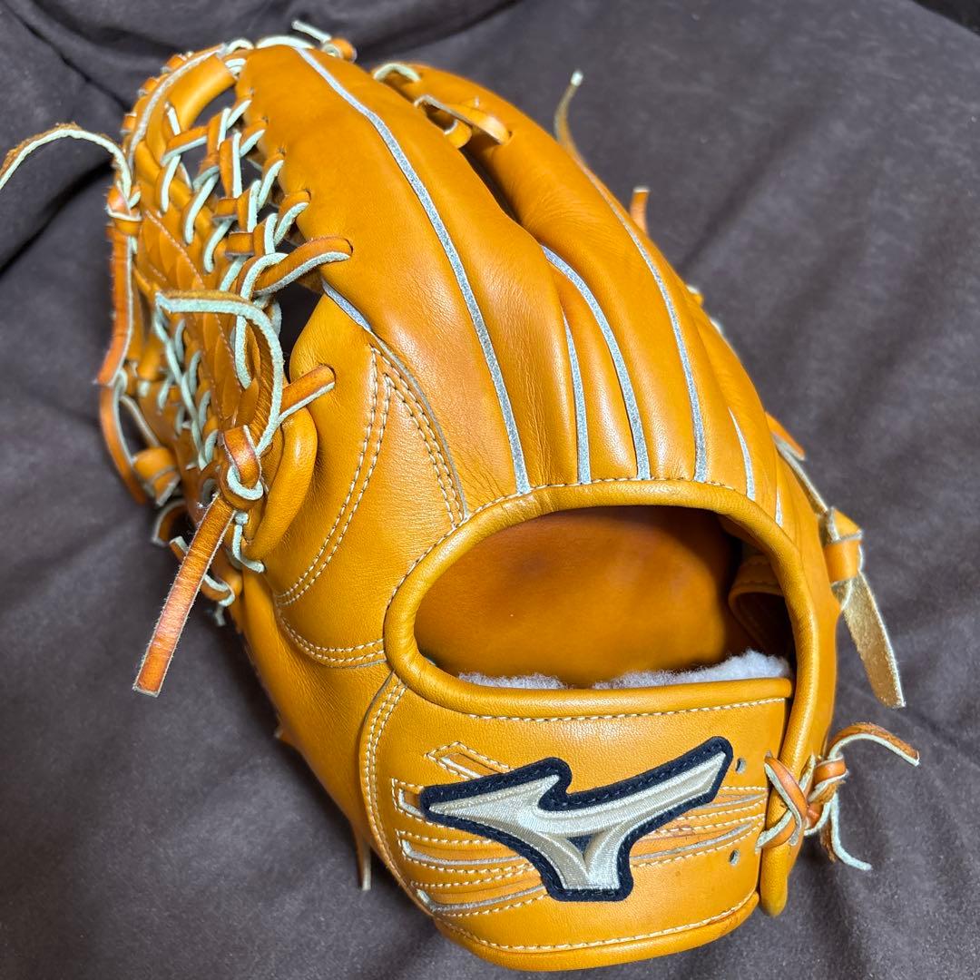 ミズノ グローバルエリート 軟式 外野手用グローブ　左投げ