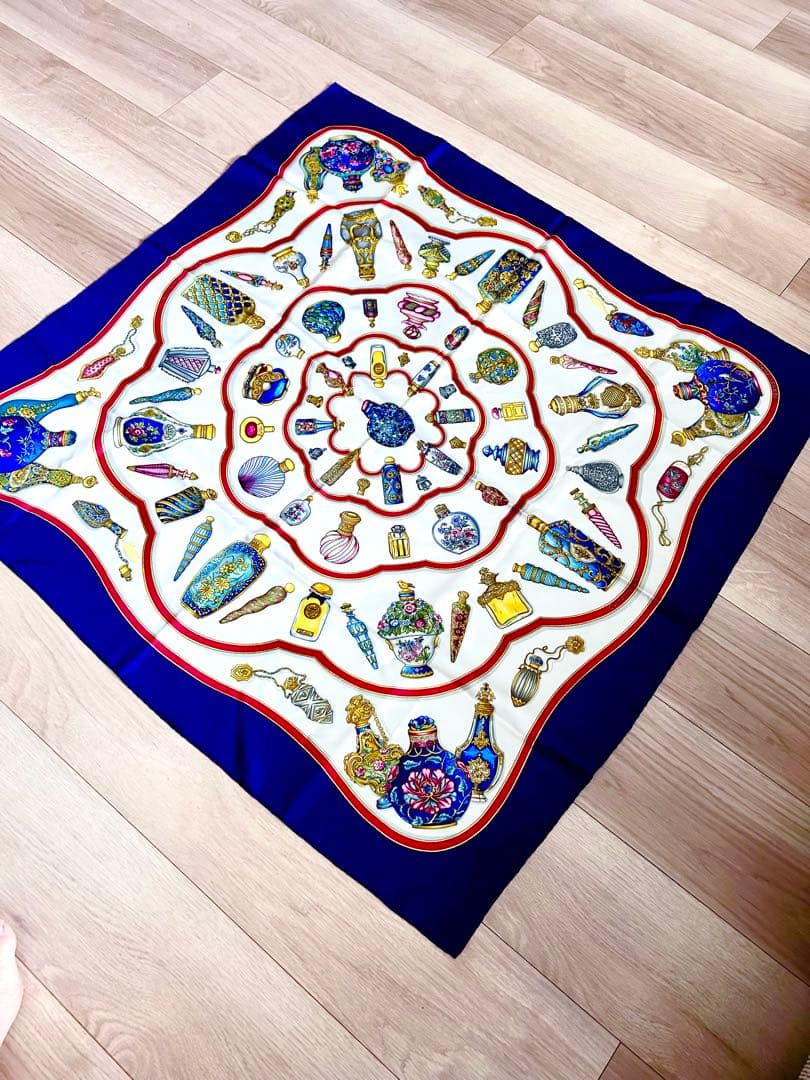 美品 HERMES エルメス☆カレ90香水ボトルデザイン シルクスカーフ