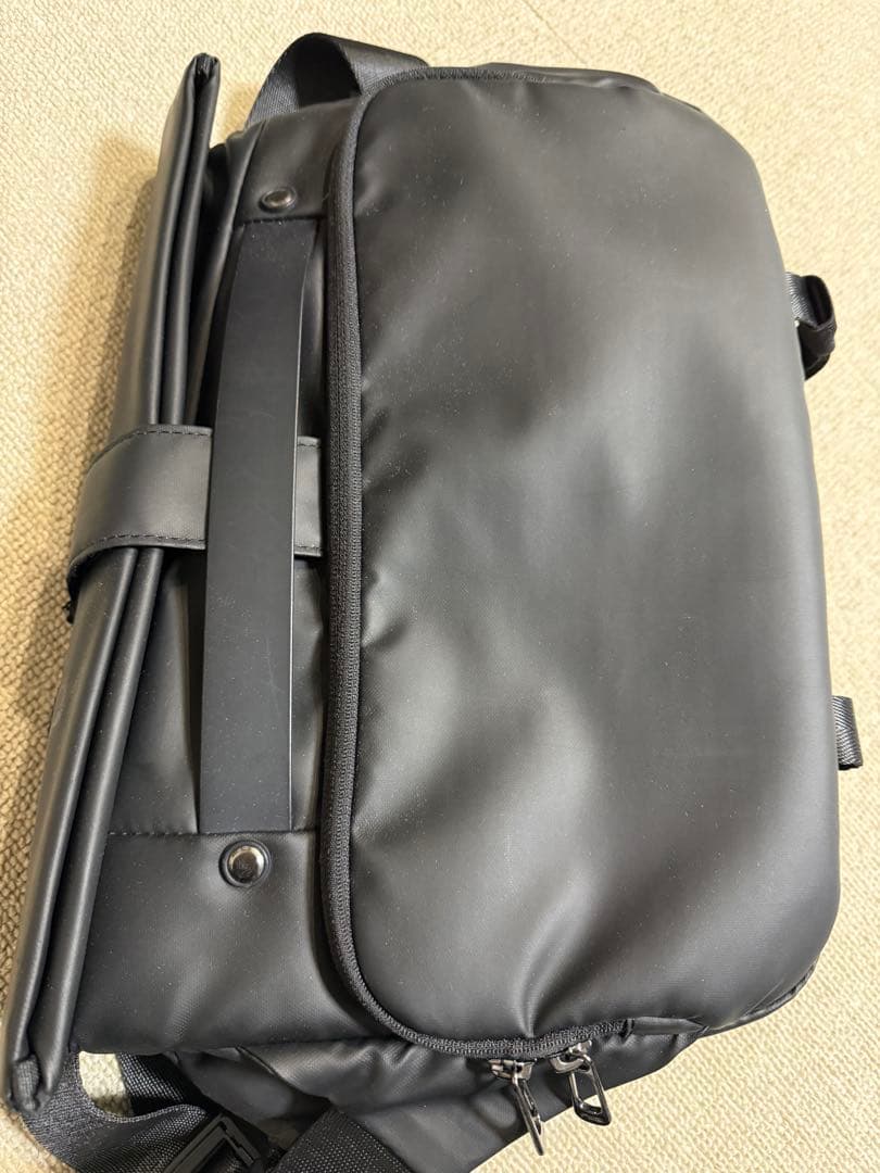 [ニード] ショルダーバッグ ボディバッグ R1 SLING BAG ブラック