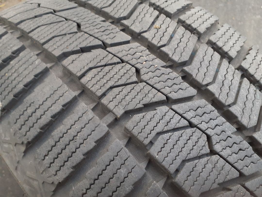 深溝22年47週　TOYO　スタッドレスタイヤ 205/55R16インチ 4本