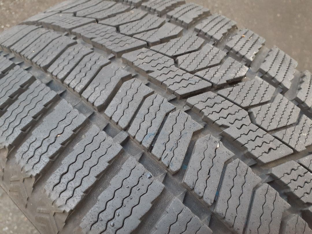 深溝22年47週　TOYO　スタッドレスタイヤ 205/55R16インチ 4本