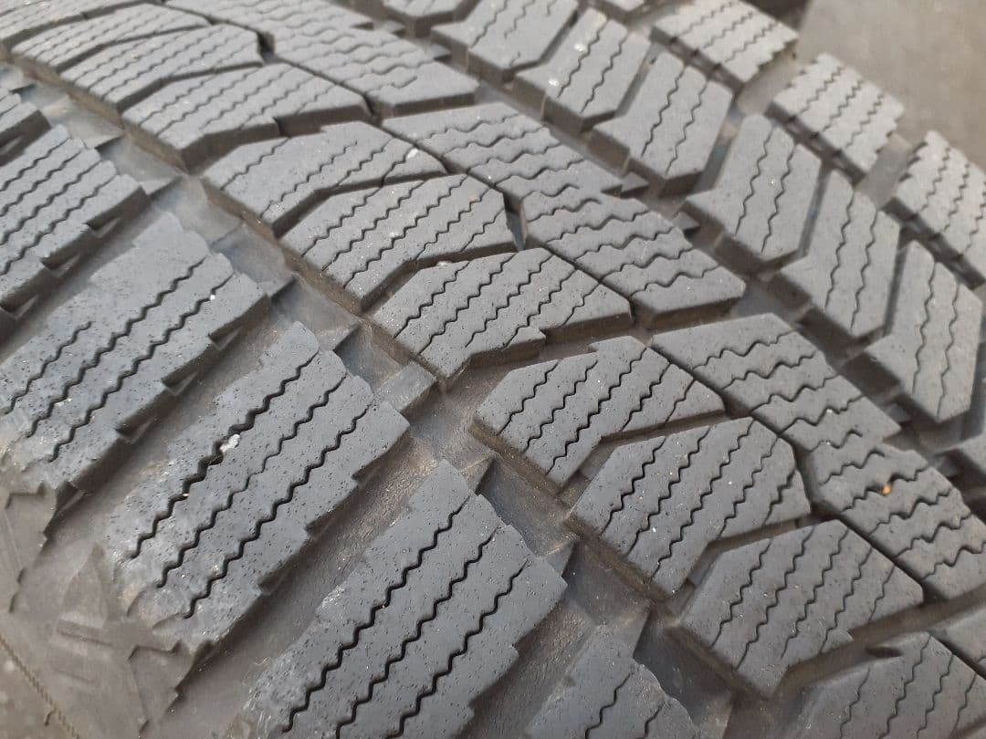 深溝22年47週　TOYO　スタッドレスタイヤ 205/55R16インチ 4本