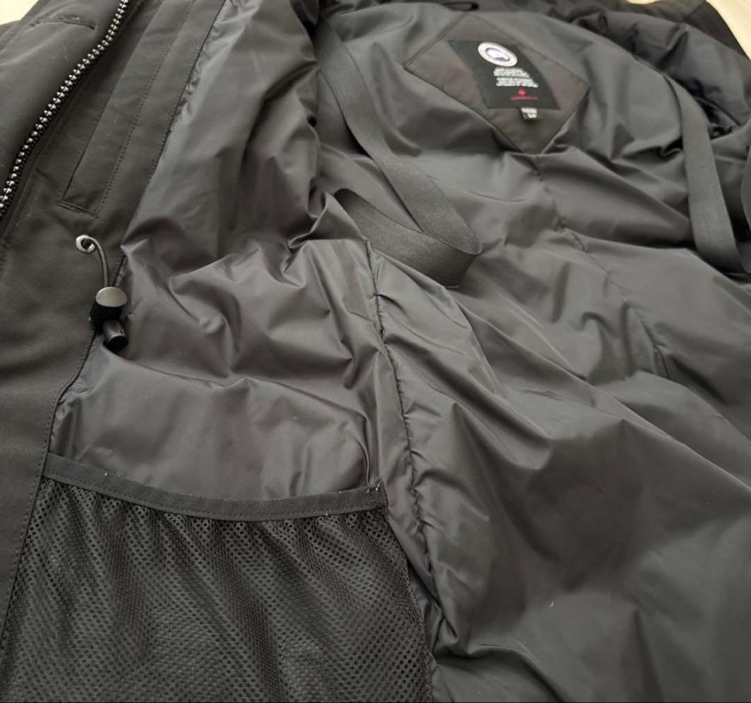 ブラック ダウンジャケット　カナダグース　ロスクレア　Sサイズ