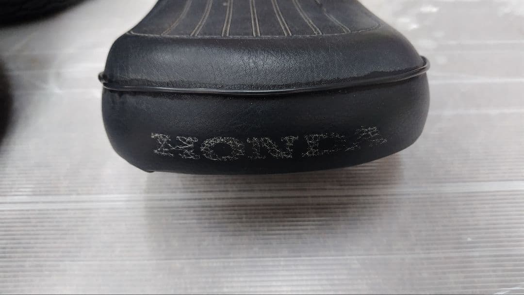 4ミニ　モンキー　ダックス　シャリー　タイヤ　ホイール　シート