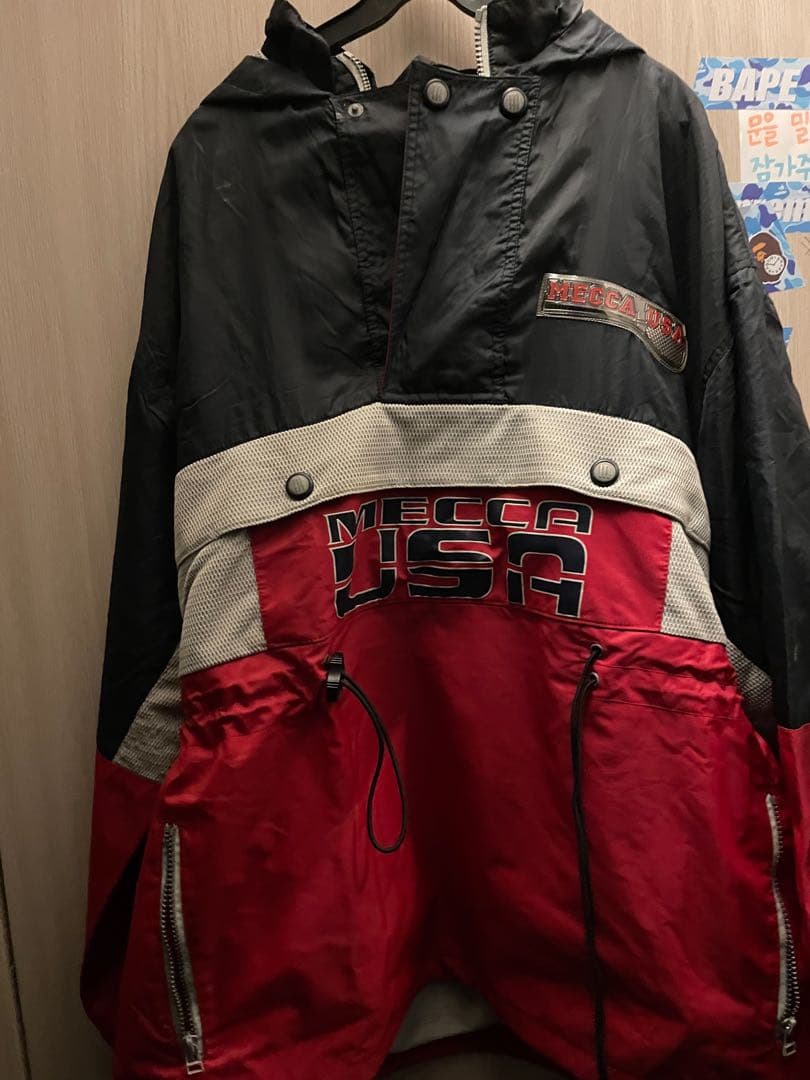 MECCA USA XL フード付きジャケット 黒/赤