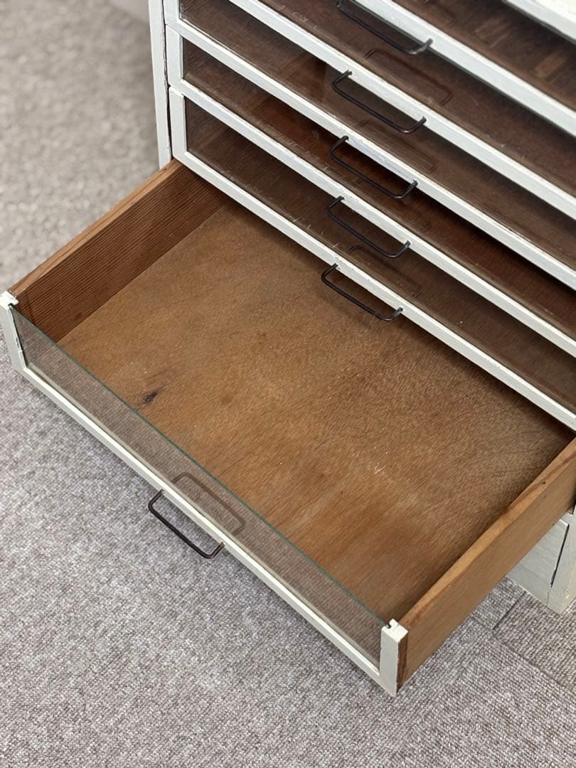 木製引き出し7杯　ビンテージ　ガラス窓