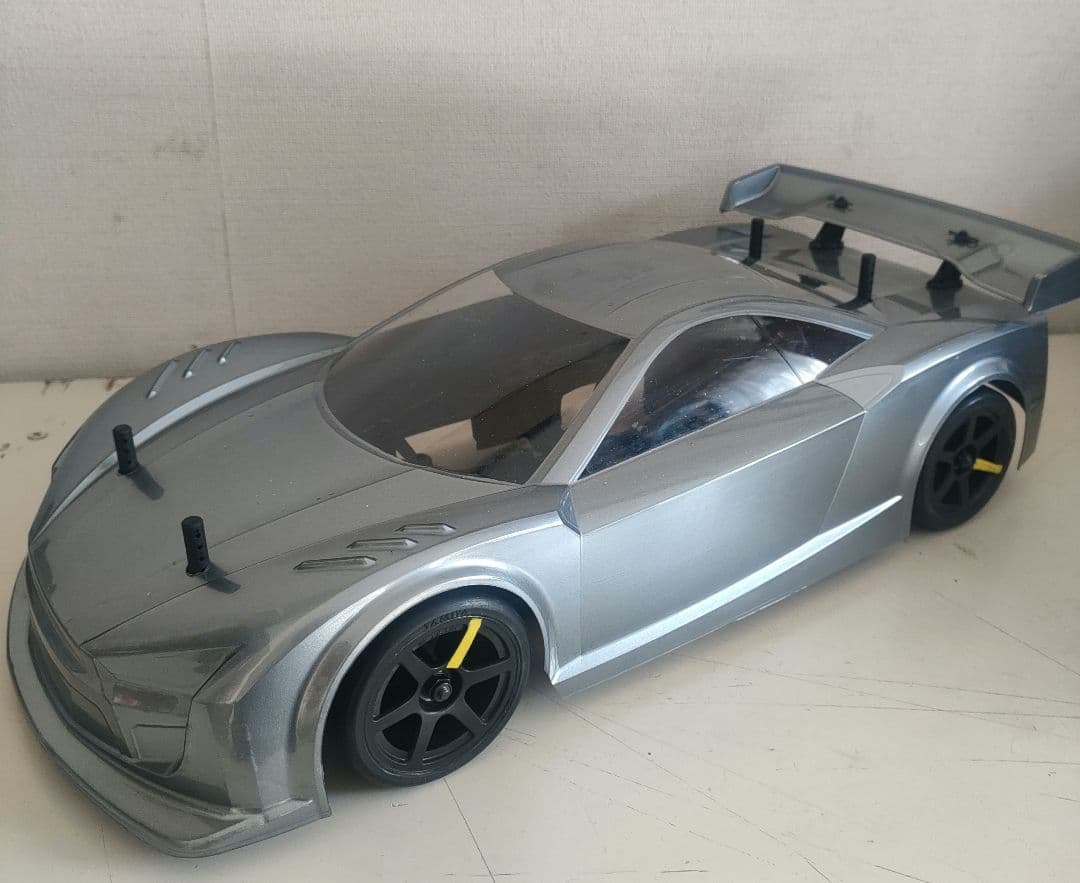 タミヤTA07シャーシ、モーター、ライキリボディ付き