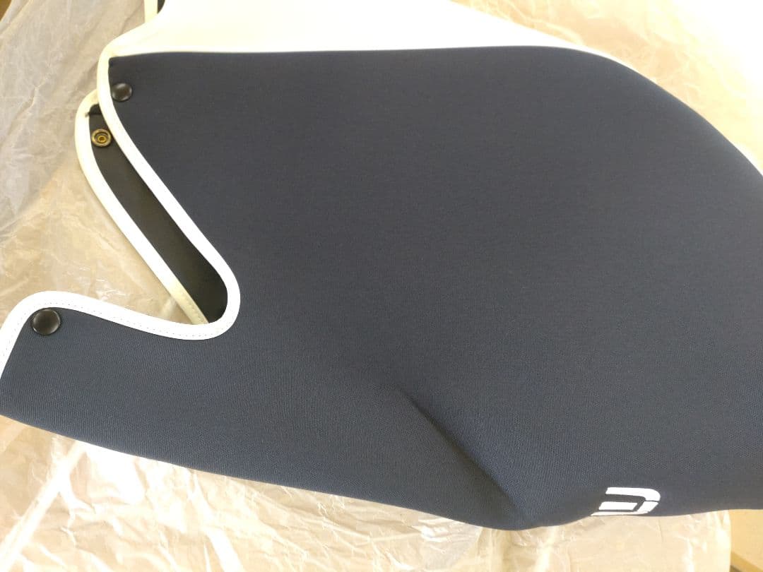 Travis Mathew トラヴィスマシュースタンドバッグ ホワイト/ネイビー