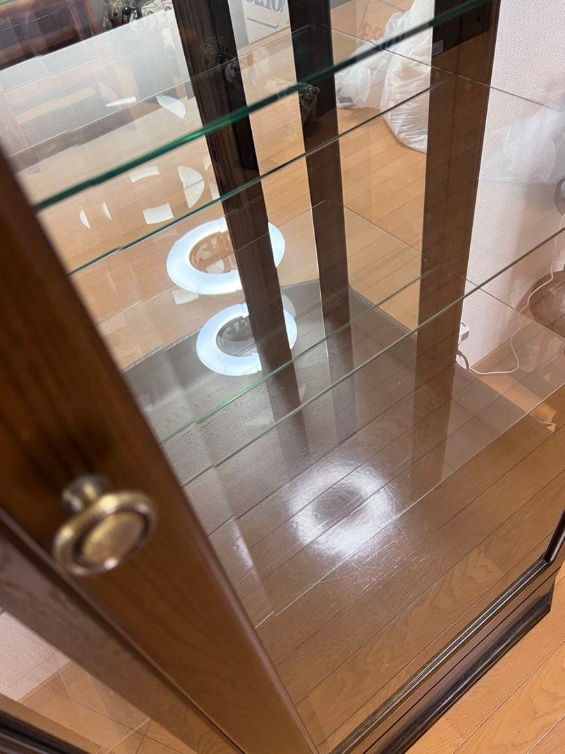 飾り棚　ガラス張り