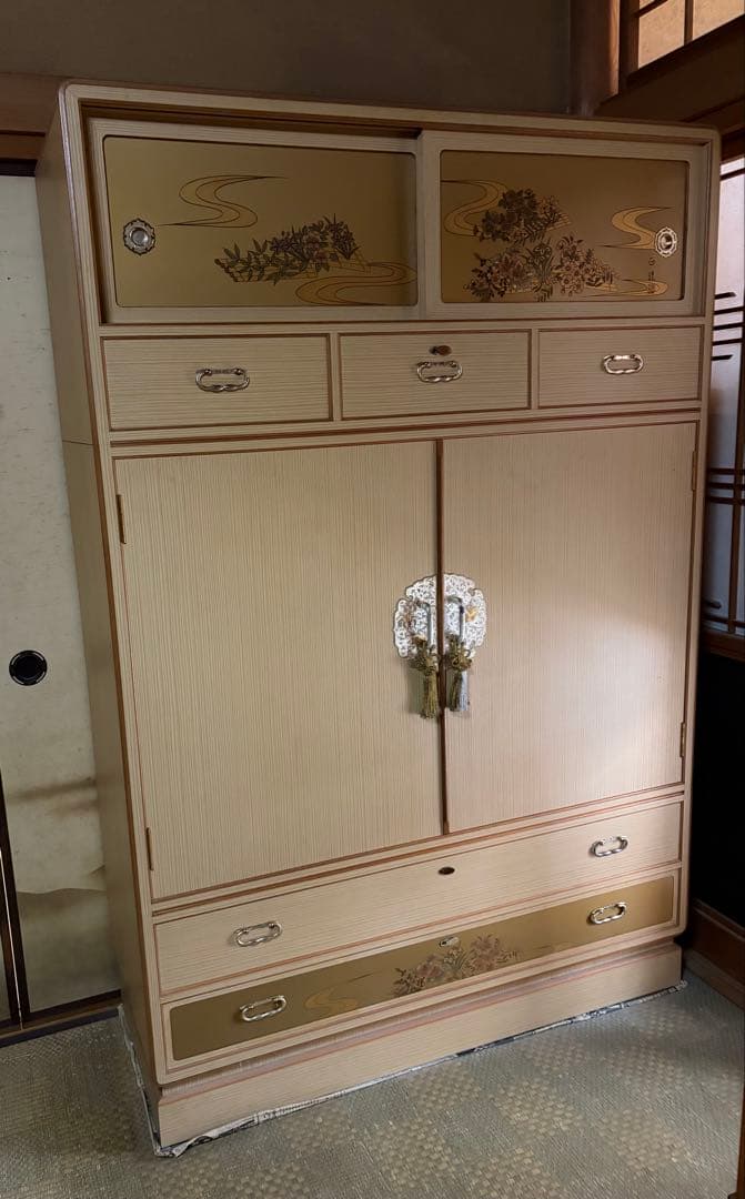 和風クリーム色収納タンス