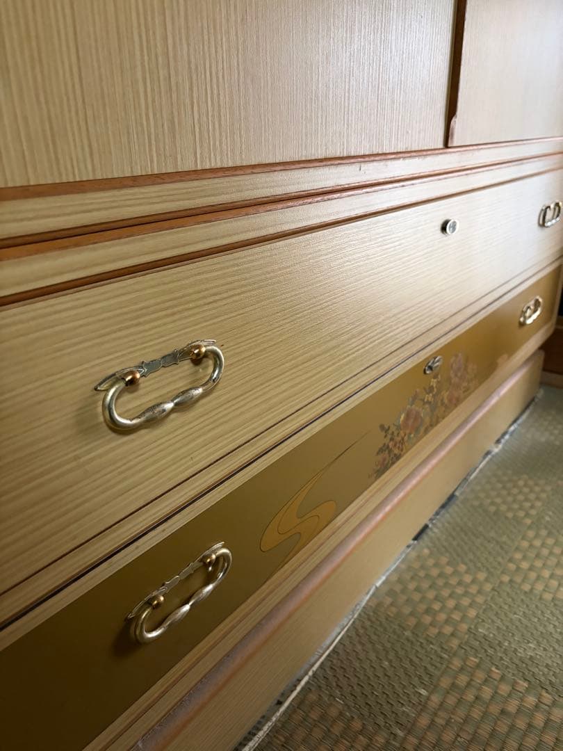 和風クリーム色収納タンス