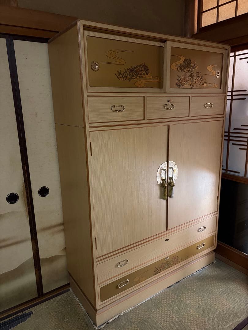 和風クリーム色収納タンス