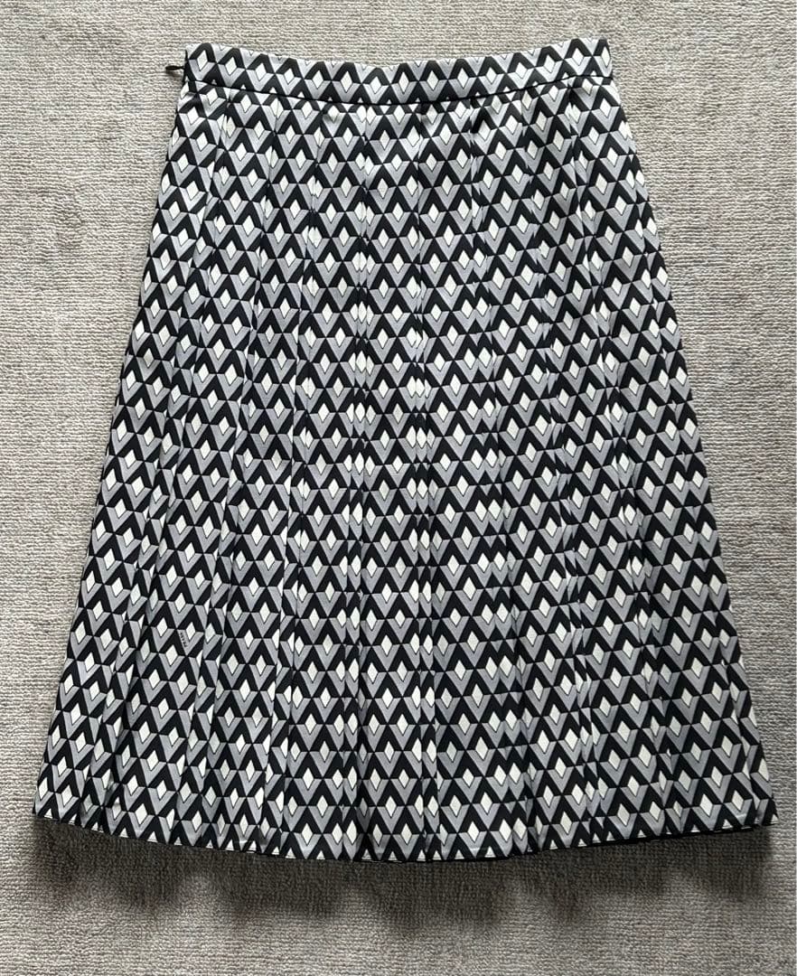 美品　PRADAプラダ　プリーツスカート　グレー　38 シルク混