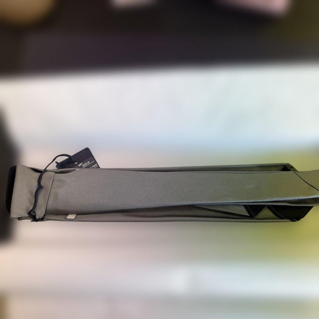 と*も様 丸の内店購入　プラダメンズネクタイ　シルバーグレー