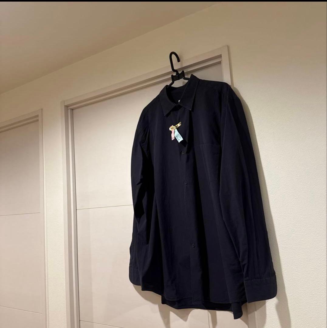 COMOLI コモリネイビー長袖シャツ ボタン