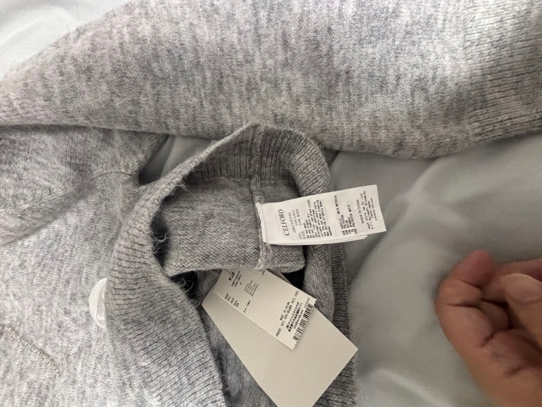 【未使用】CELFORD フラワーモチーフビジューニットプルオーバー