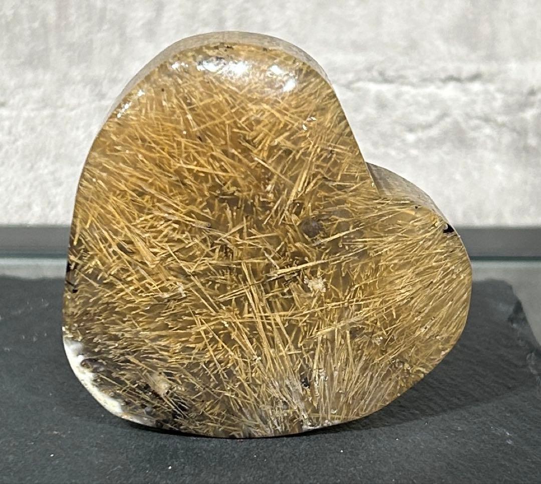 ゴールデンルチルクォーツ　ハート型　原石