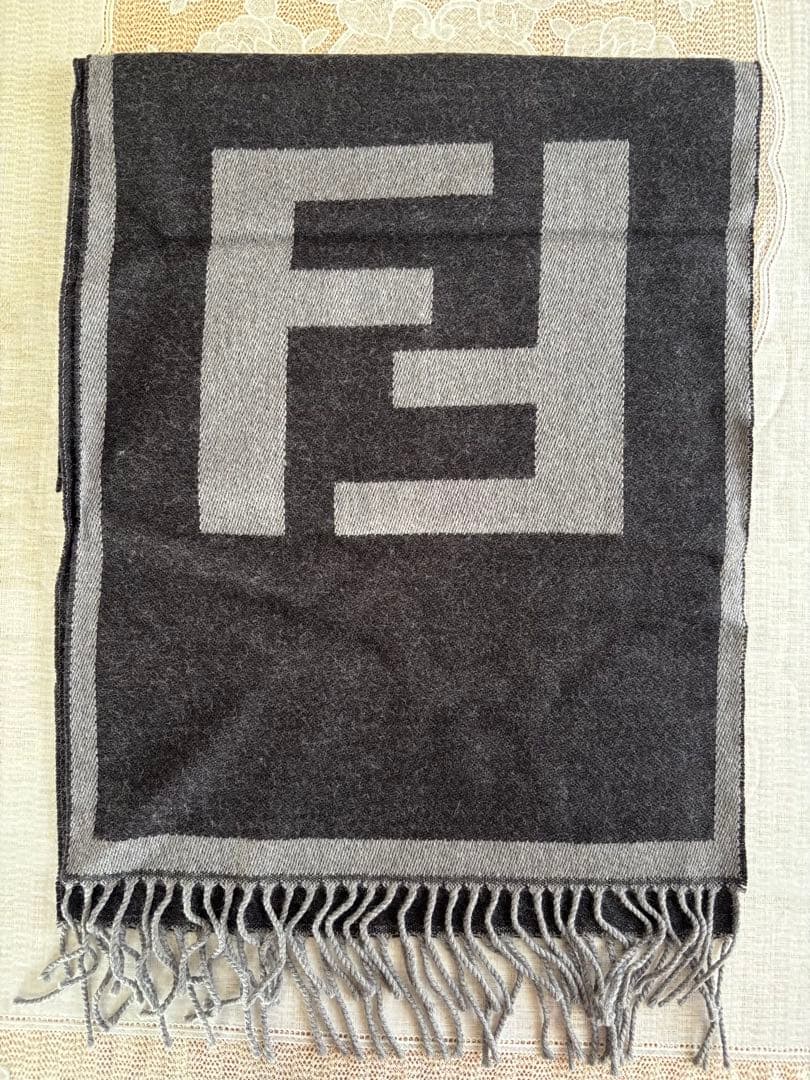 【値下げ】FENDI マフラー