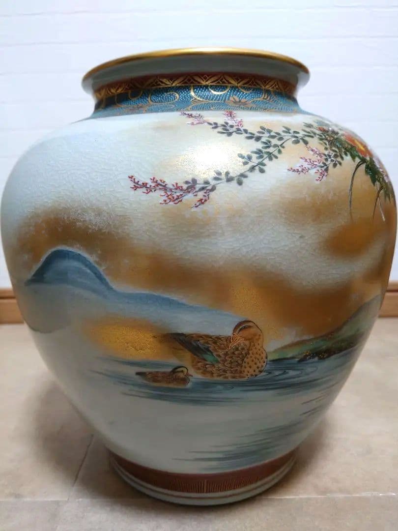 花と鳥の絵柄 陶器花瓶 中型