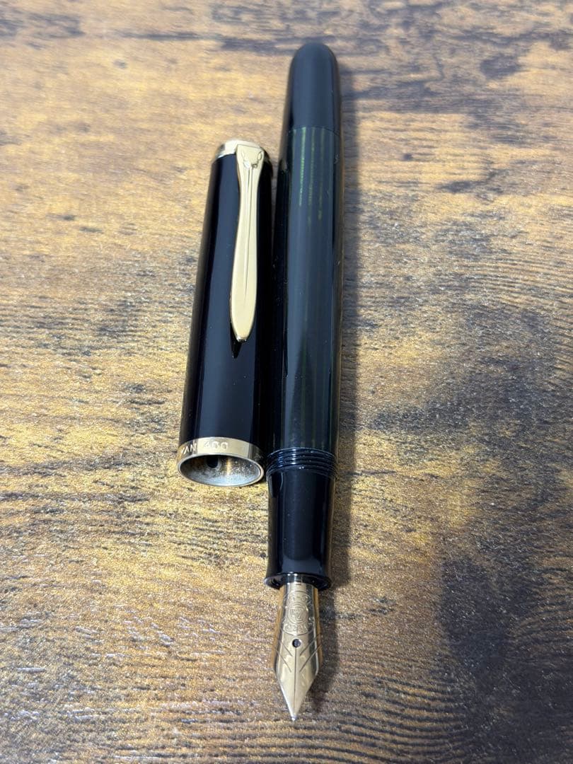 1970年代　ペリカン　万年筆　400NN ブラックストライプ　14c 細字