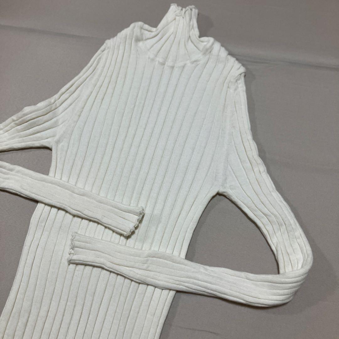 試着のみ　25AW YONFA コットンカシミヤリブタートル　ホワイト