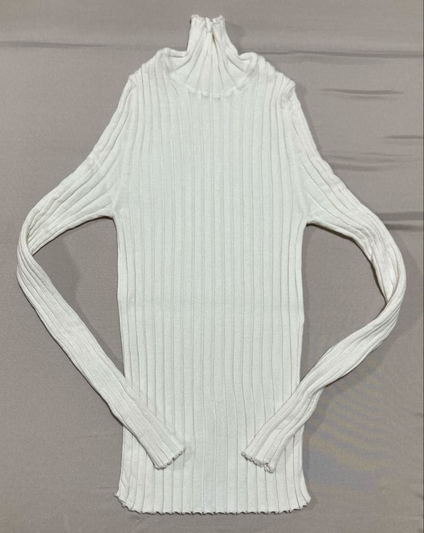 試着のみ　25AW YONFA コットンカシミヤリブタートル　ホワイト