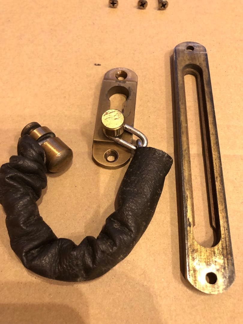 装飾的な金属製ドアハンドルセット　アンティーク　真鍮