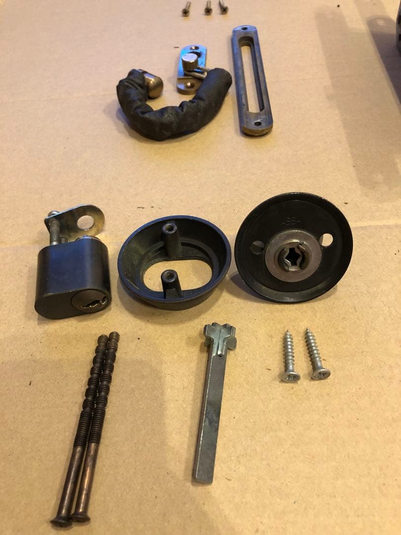 装飾的な金属製ドアハンドルセット　アンティーク　真鍮