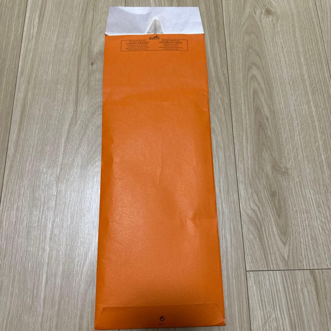 【値下げ】エルメス スカーフ カレ90 SOUS LE CEDRE【最終価格】