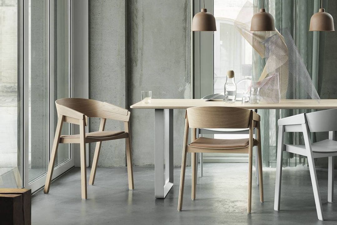 Shimo24ページ muuto COVER ARMCHAIR 左側1脚