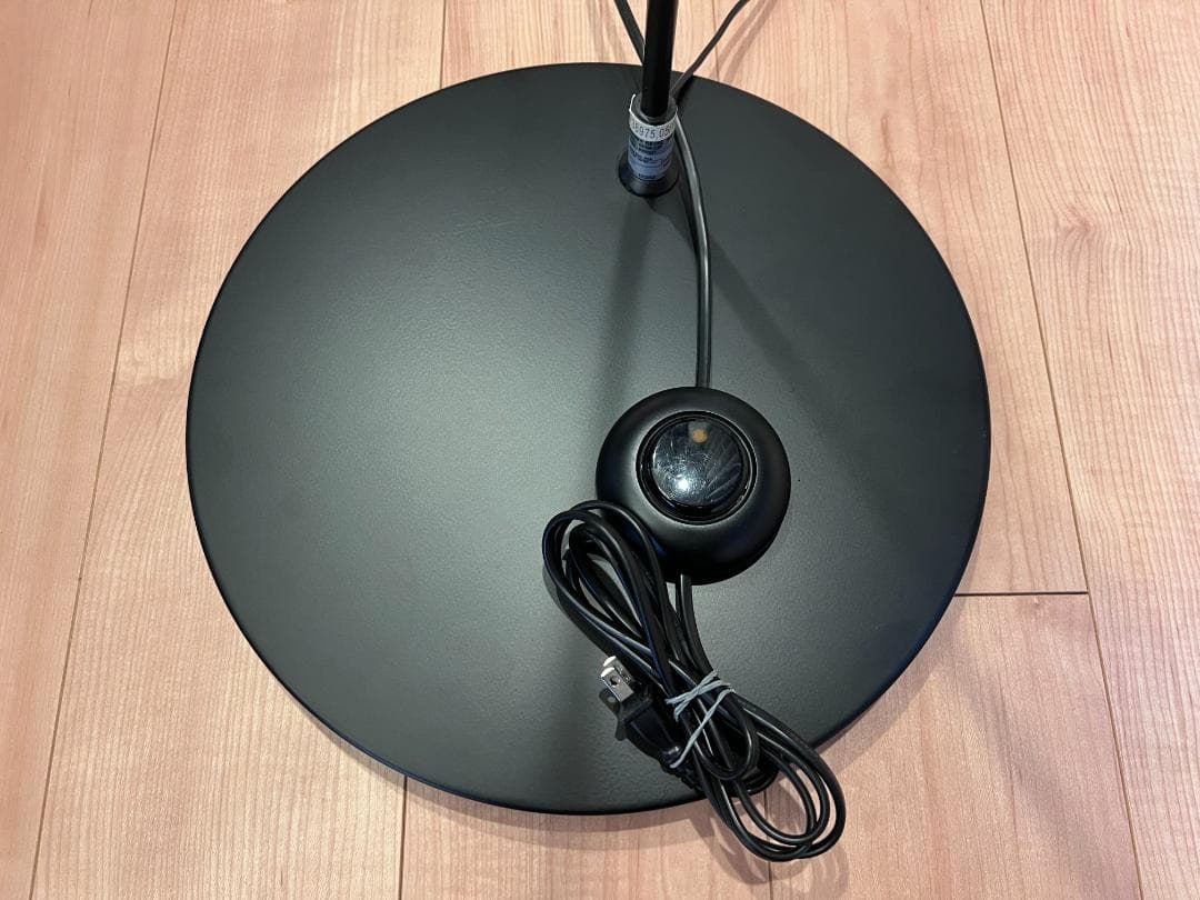 momoボーコンセプト　 Kuta フロアーランプ　ブラック