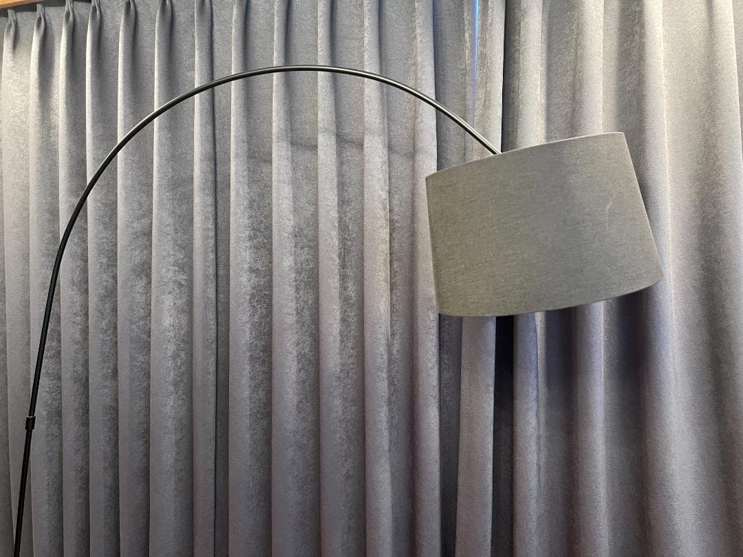 momoボーコンセプト　 Kuta フロアーランプ　ブラック