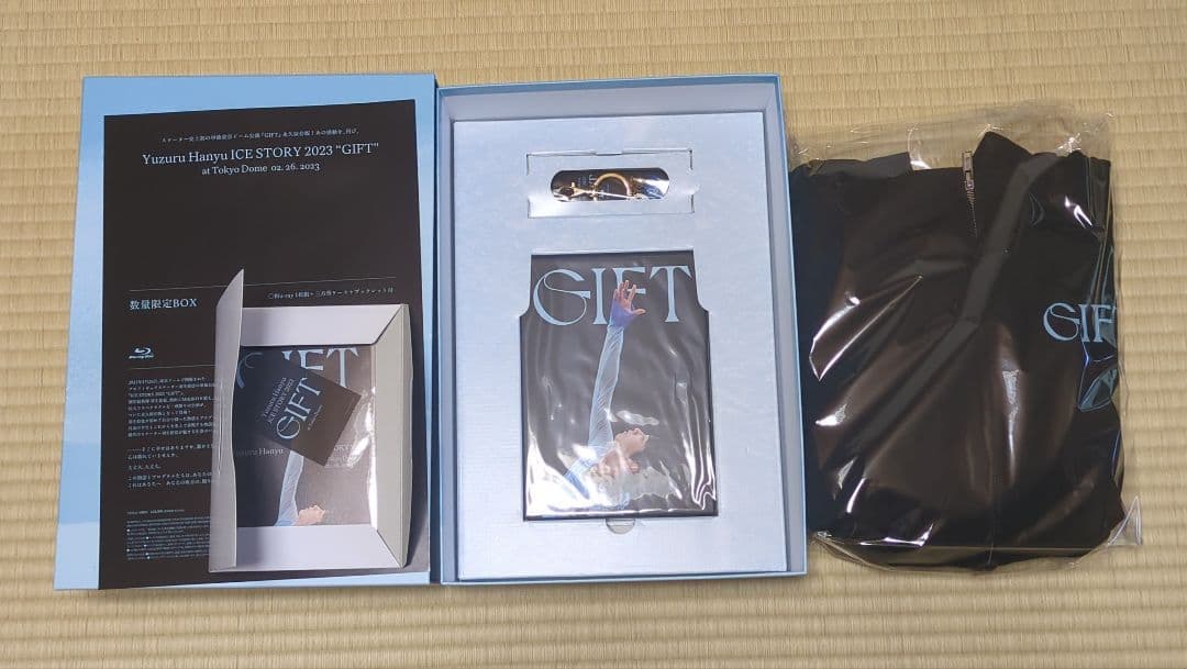 羽生結弦 GIFT 氷解水入りキーリング Blu-ray パーカー セット