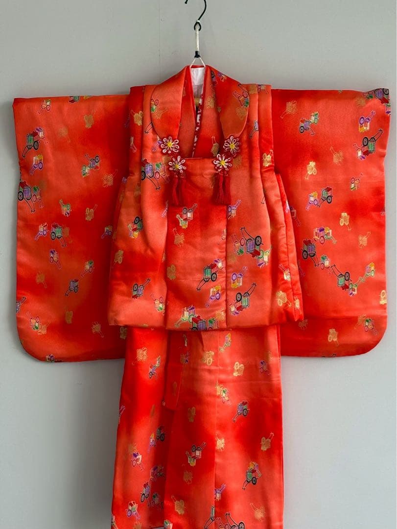 フルセット　七五三３歳女の子　きもの　被布　赤　御所車　長襦袢付　小物　7049