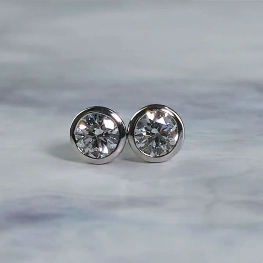 PPtダイヤモンドピアス プラチナ ダイヤ 一粒石 鑑定書付き