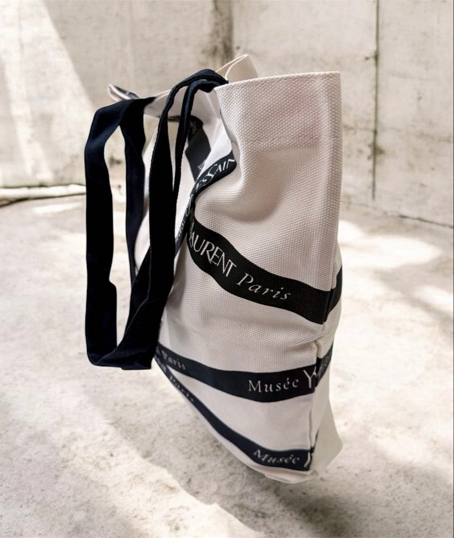 P*o様 イブ•サンローラン　パリ美術館限定トートバッグ　新品•未使用