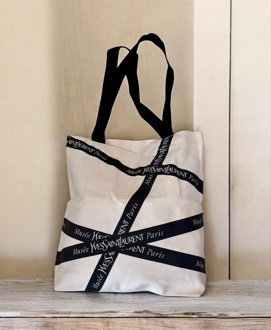 P*o様 イブ•サンローラン　パリ美術館限定トートバッグ　新品•未使用