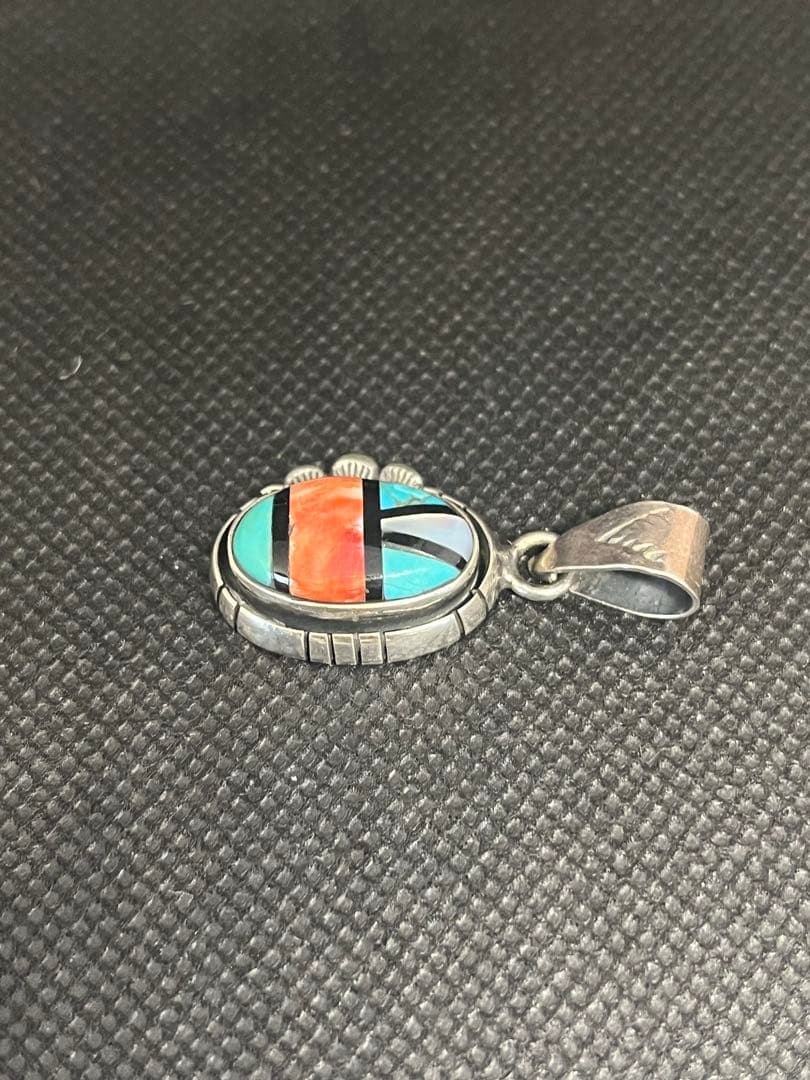 ズニ族 シルバー925インレイ シルバーペンダント ターコイズ コーラル