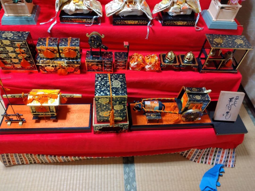 豪華な七段ひな人形セット