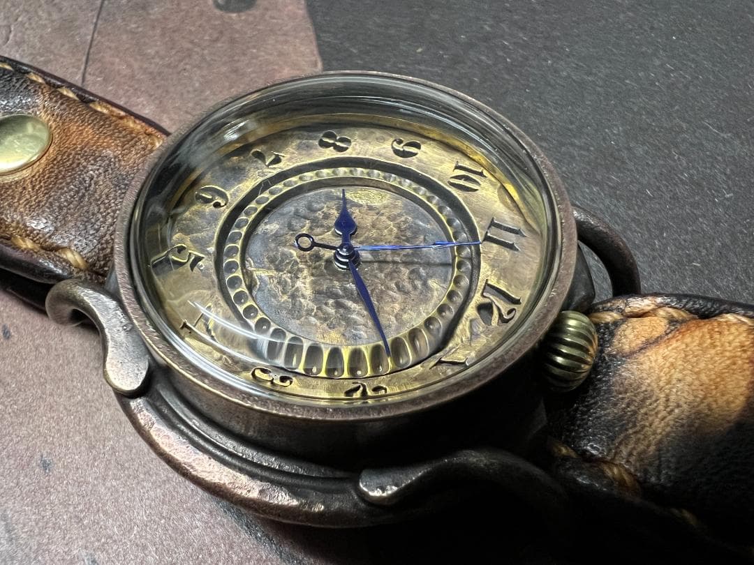 アークラフト ビンテージ風 ハンドメイド クォーツ 奄美大島 泥染めレザーバンド