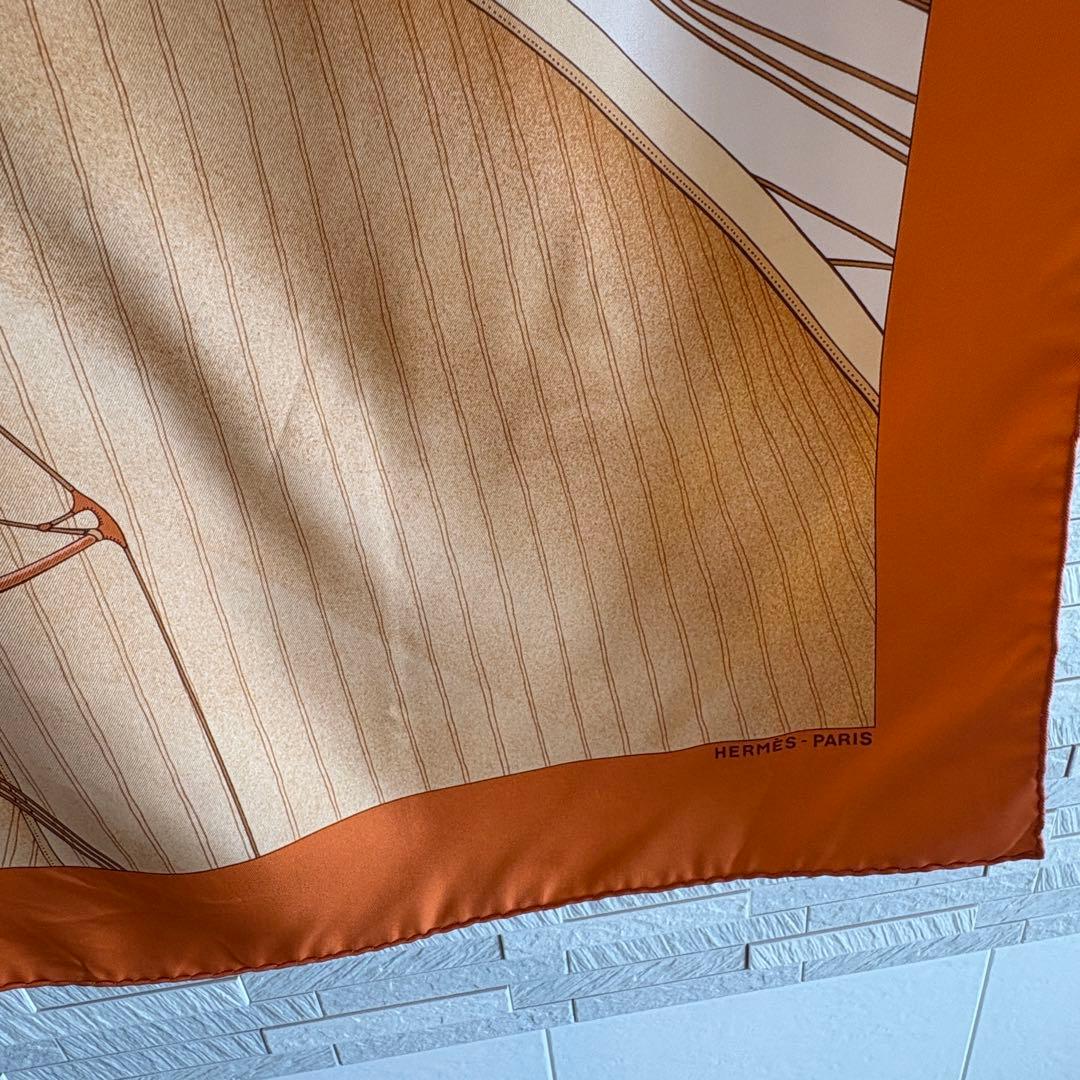 【HERMÈS】エルメス スカーフ カレ90 追い風 ヨット柄 オレンジ系