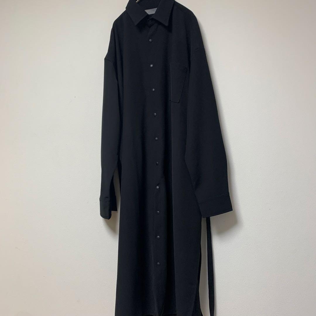 【minsobi】フラワーロングシャツ　コート ロング丈スリット　ブラック 花